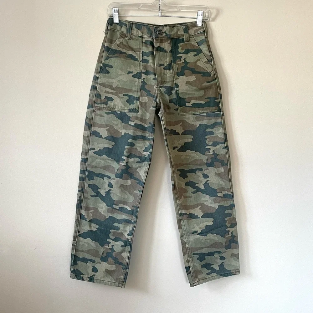 Free People NWOT Remy Camo High Waisted Wide Leg Cropeped Jeans Size 25 - Picture 2 of 10
